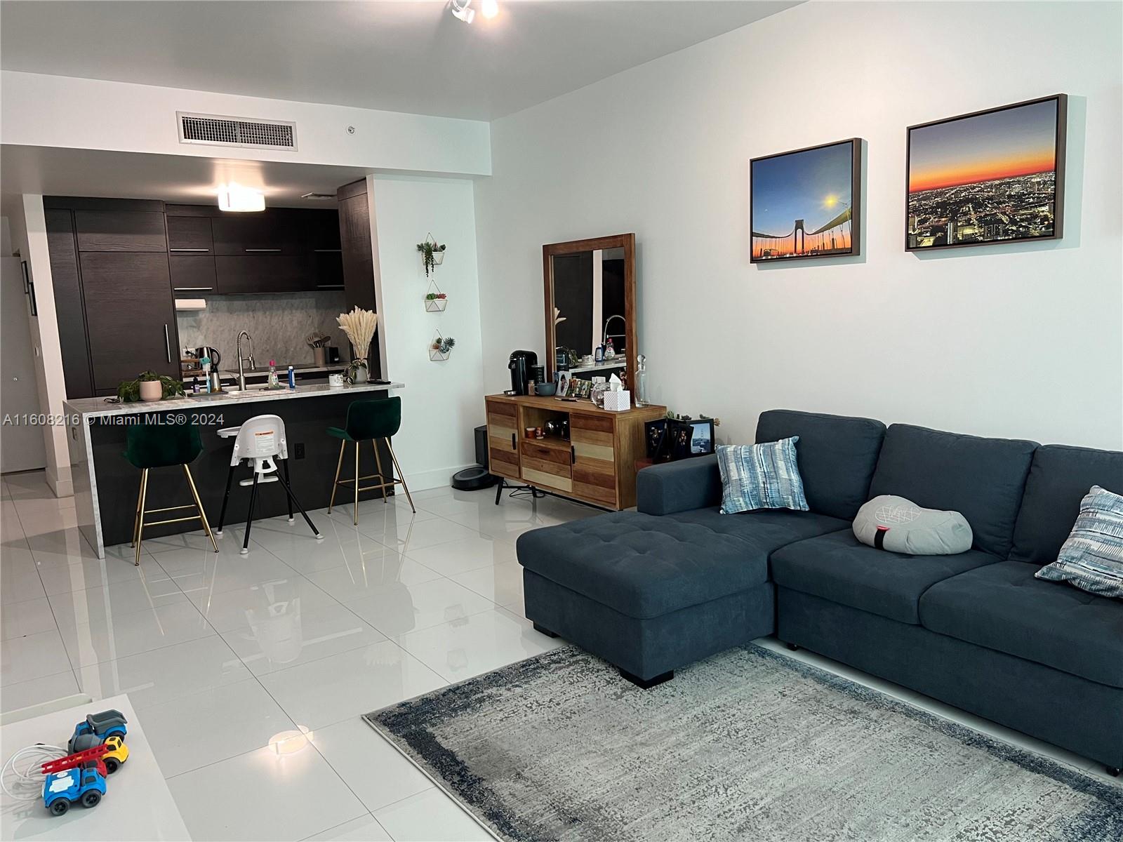 900 Biscayne Blvd # 4910