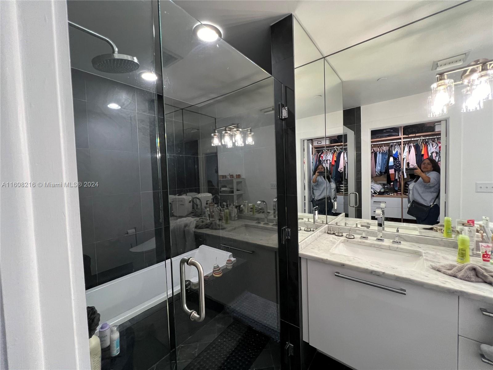 900 Biscayne Blvd # 4910