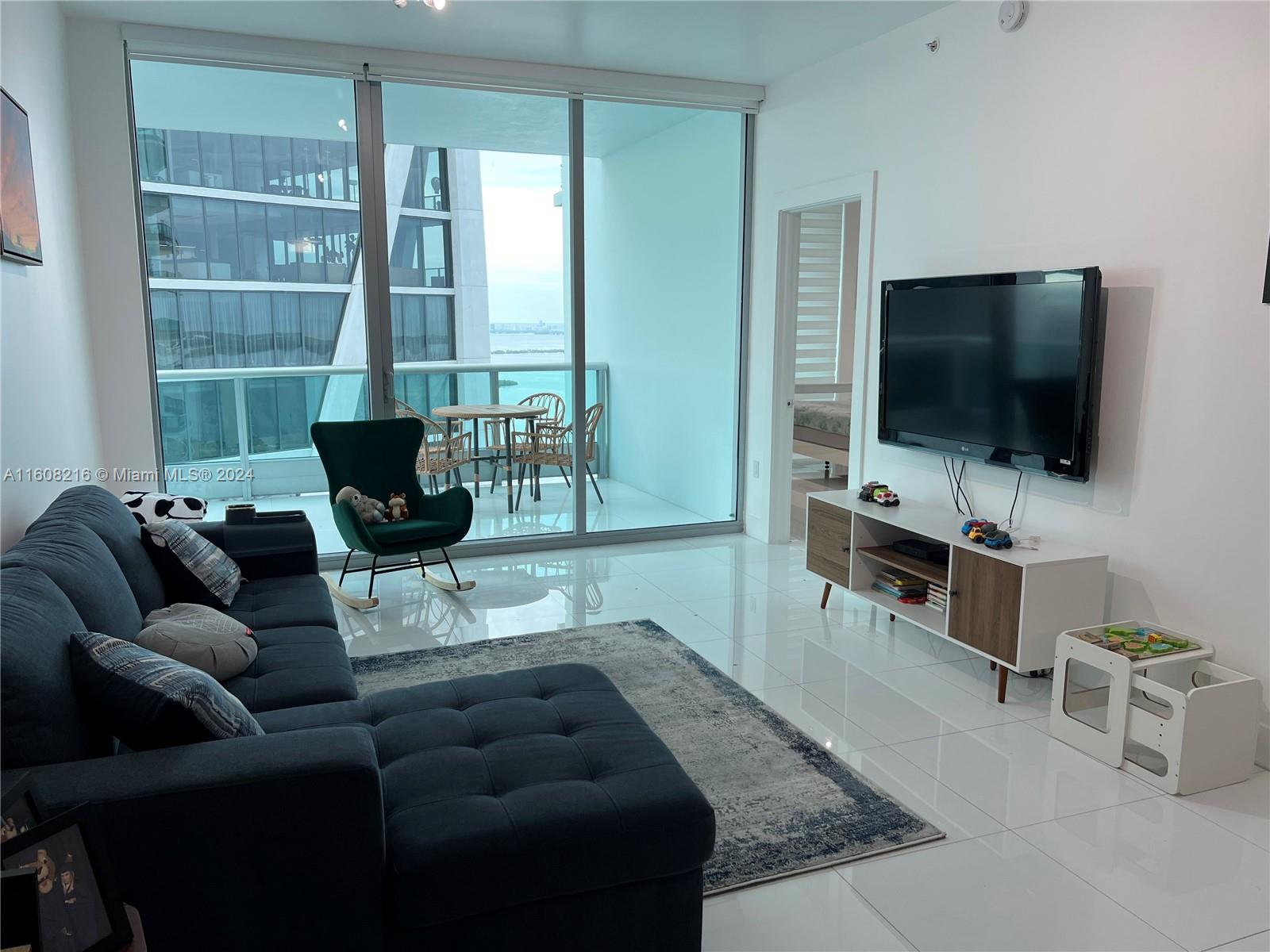 900 Biscayne Blvd # 4910