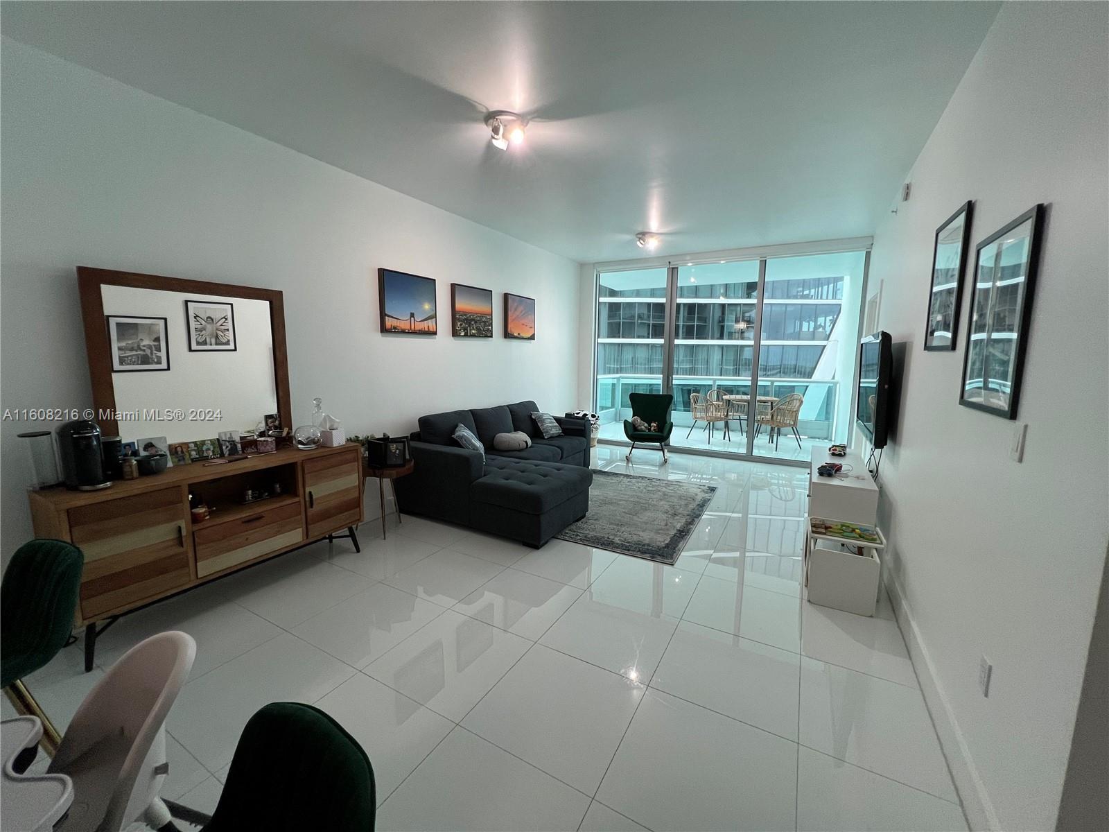900 Biscayne Blvd # 4910