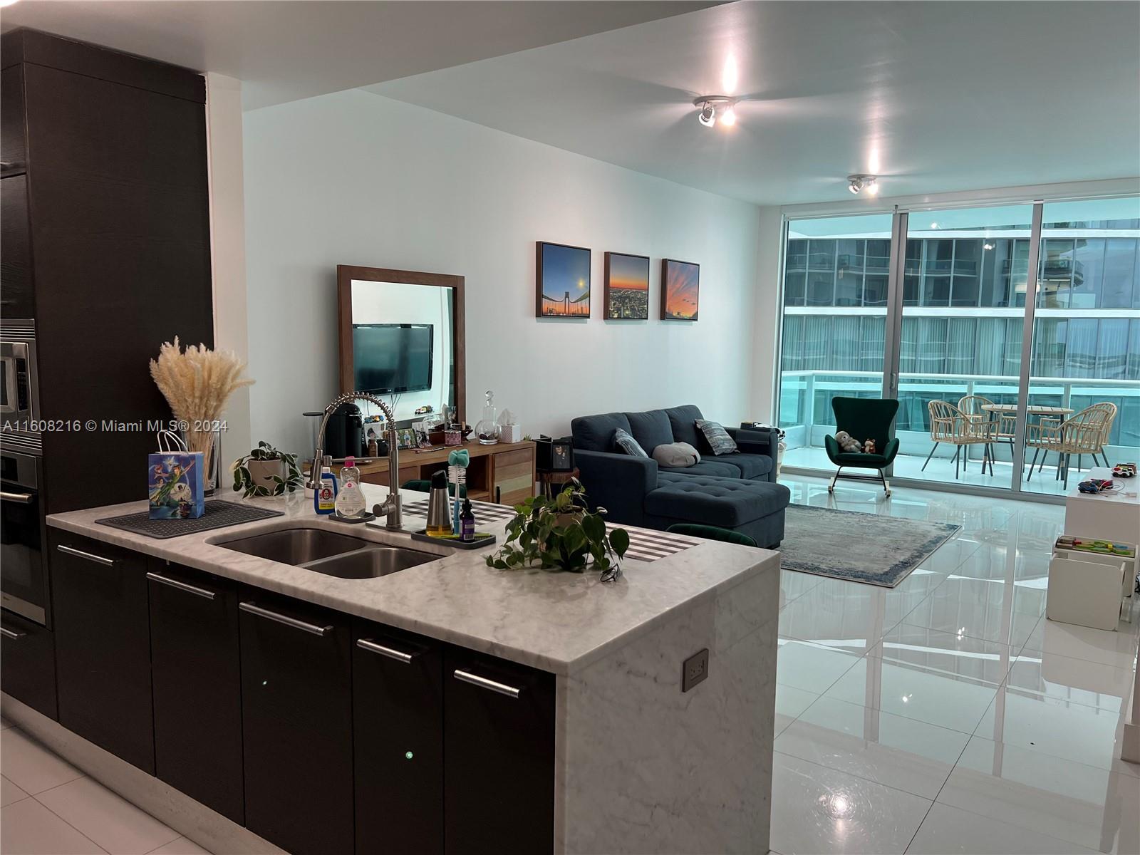 900 Biscayne Blvd # 4910