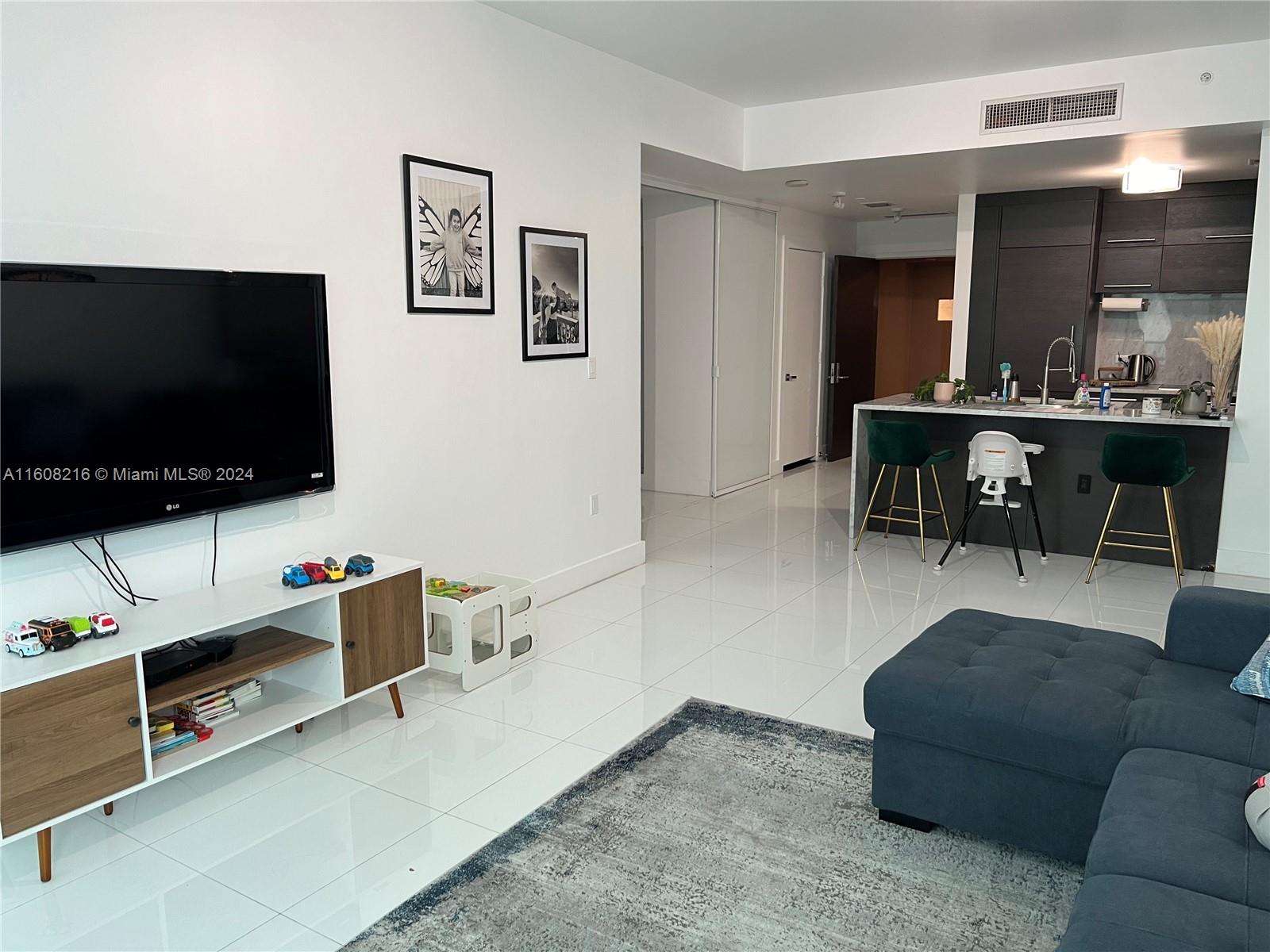 900 Biscayne Blvd # 4910