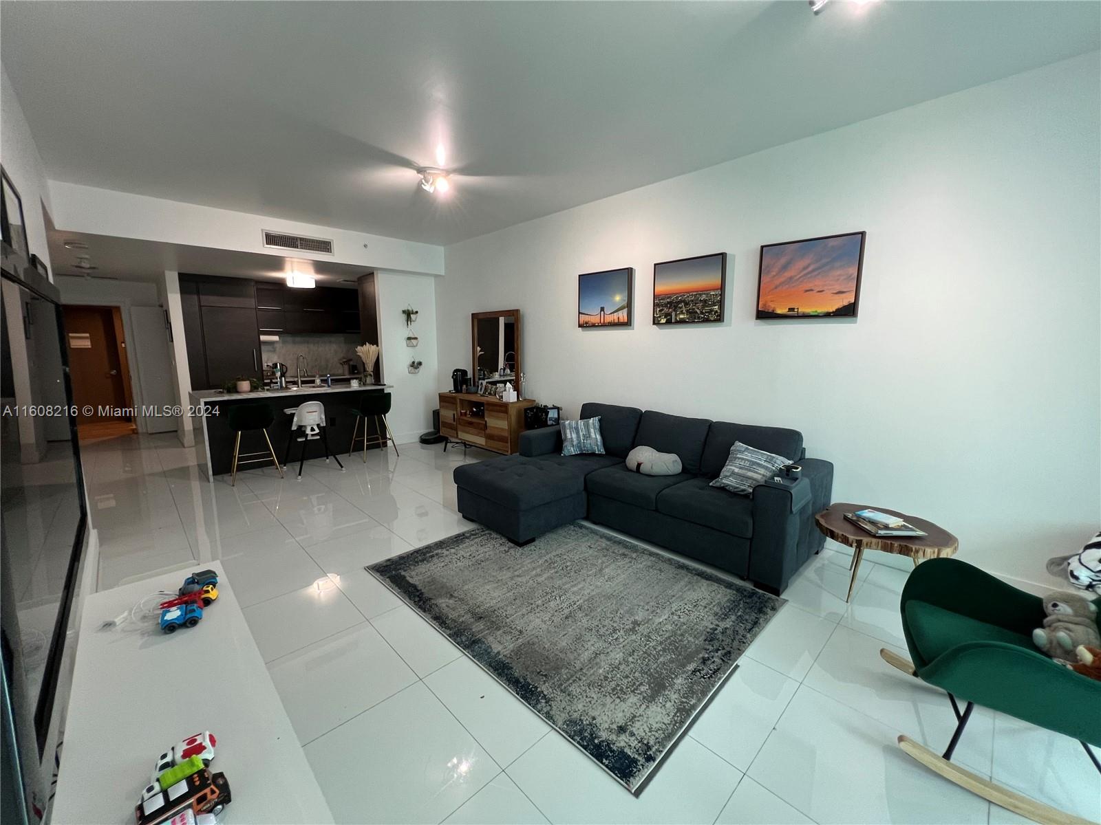900 Biscayne Blvd # 4910