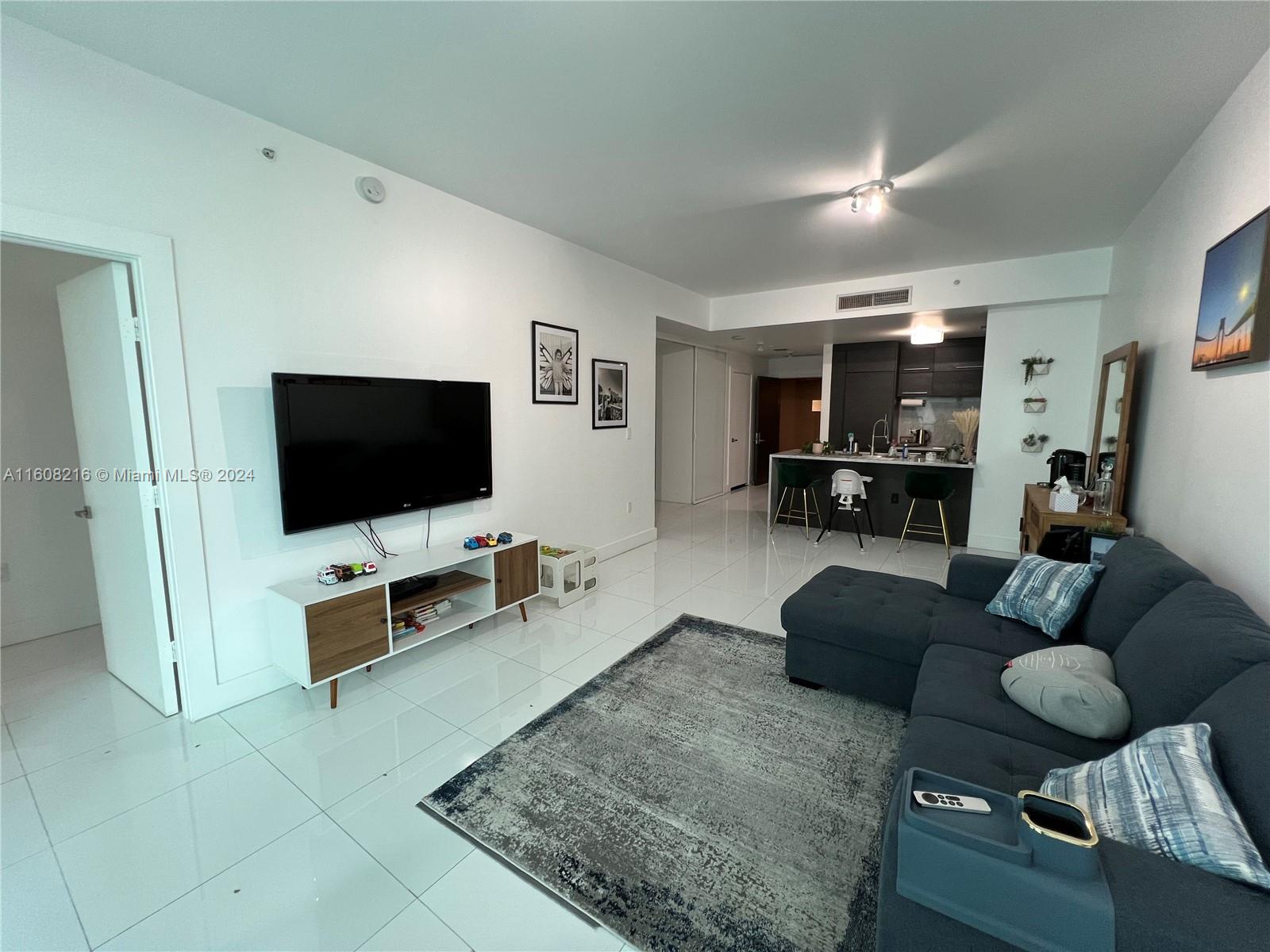 900 Biscayne Blvd # 4910