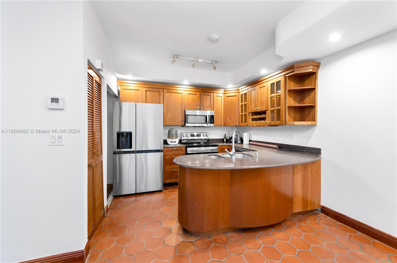 2400 Brickell Ave # 303D