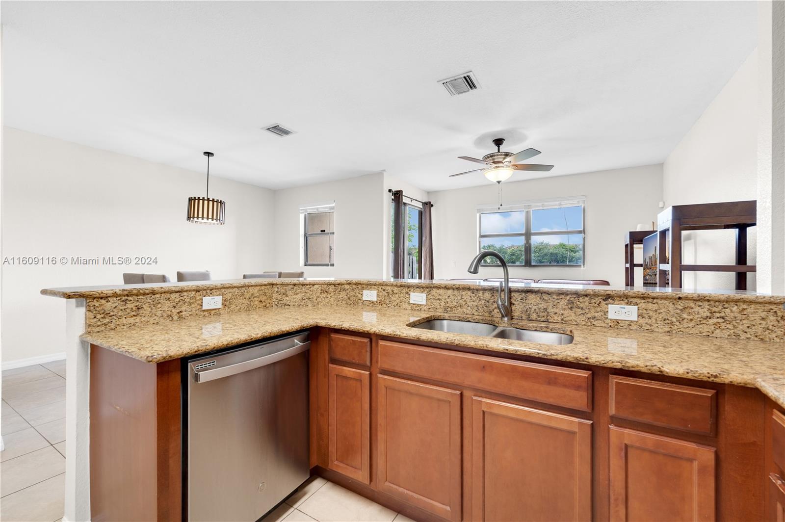 541 NE 33rd Ter # 541