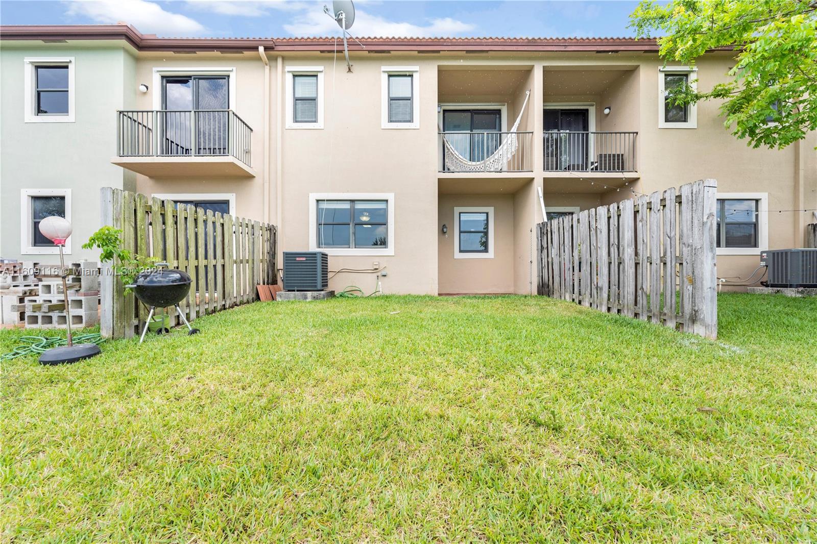 541 NE 33rd Ter # 541