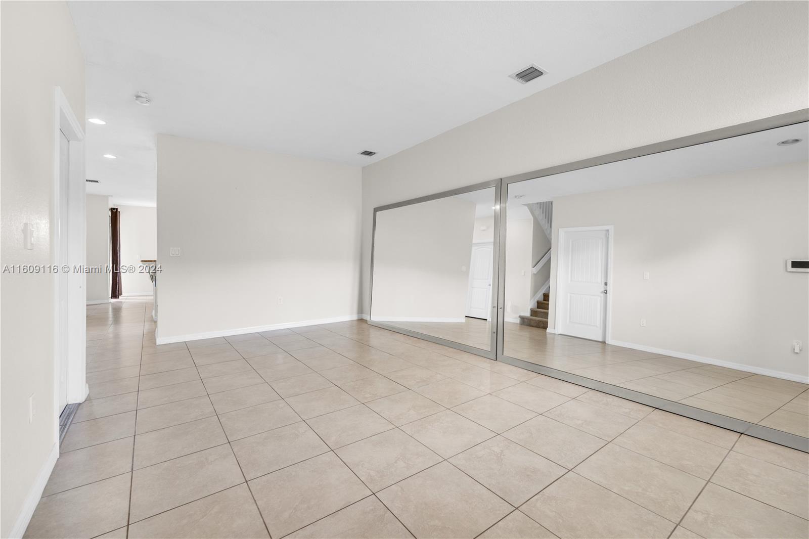 541 NE 33rd Ter # 541
