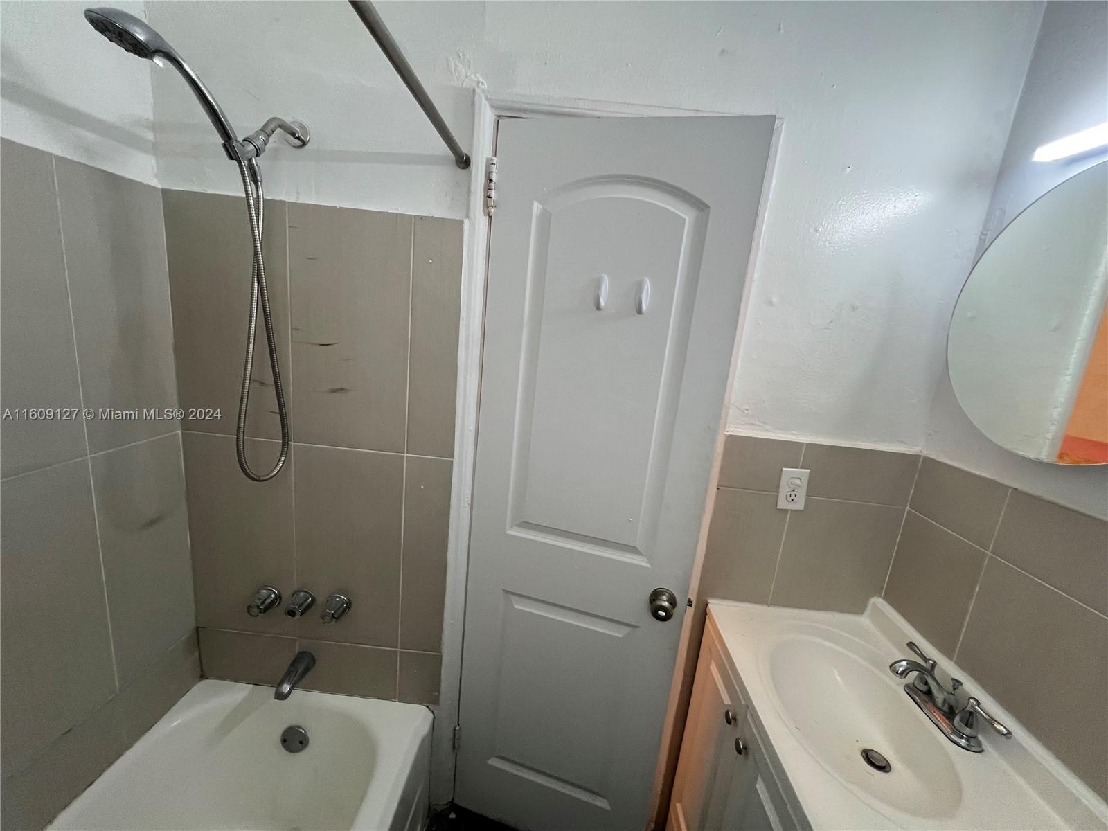1619 Meridian Ave # 11
