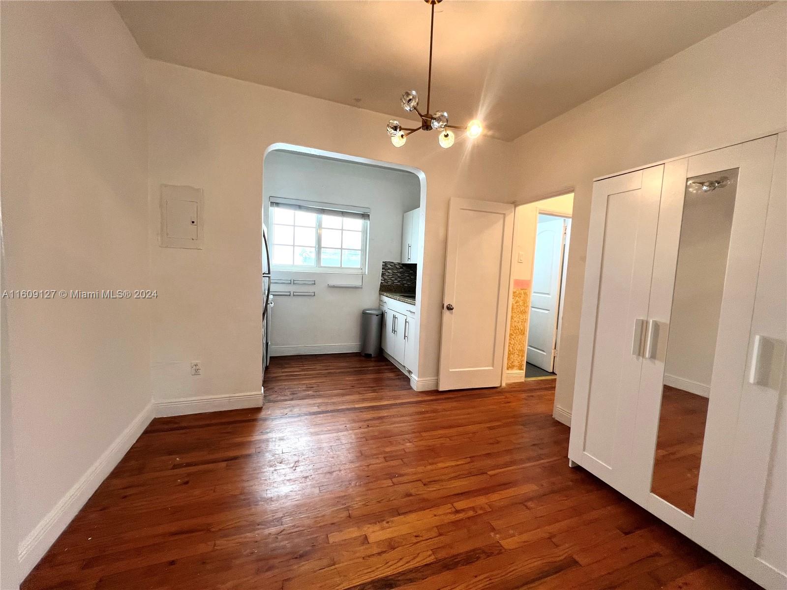 1619 Meridian Ave # 11