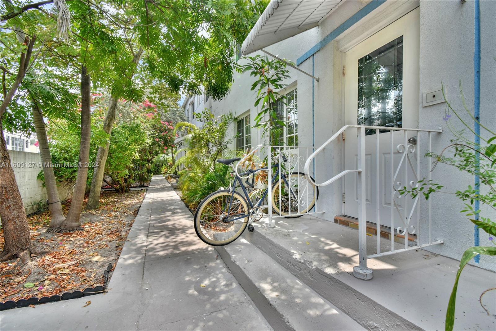 1619 Meridian Ave # 11