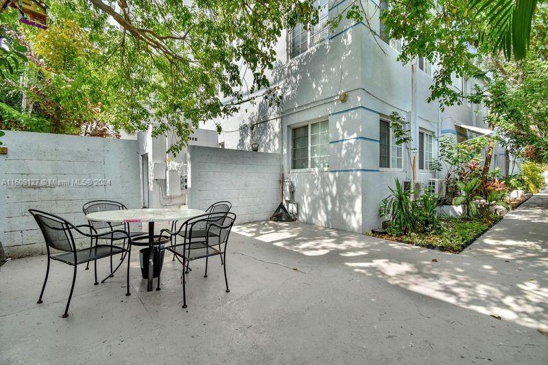 1619 Meridian Ave # 11