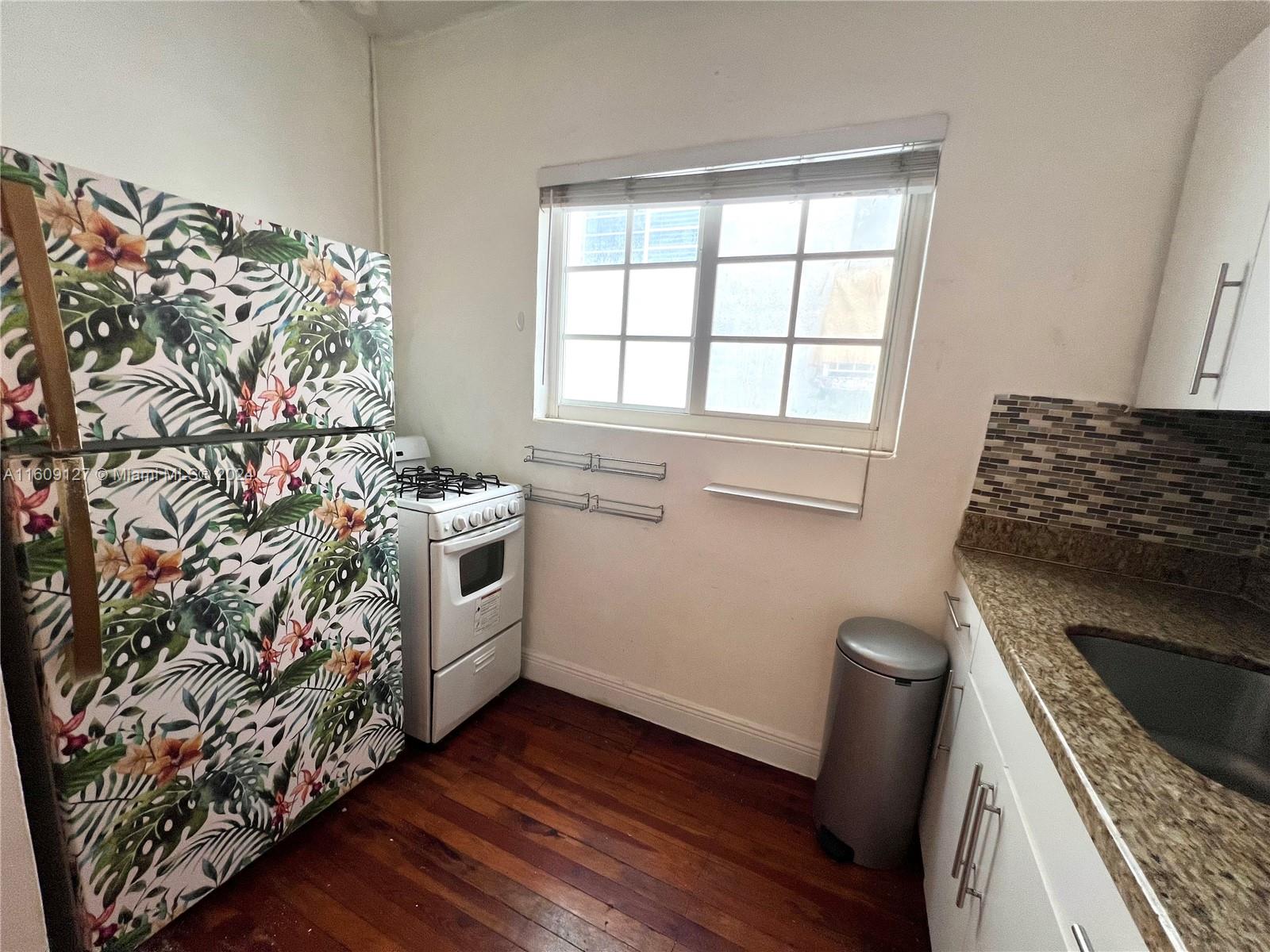 1619 Meridian Ave # 11