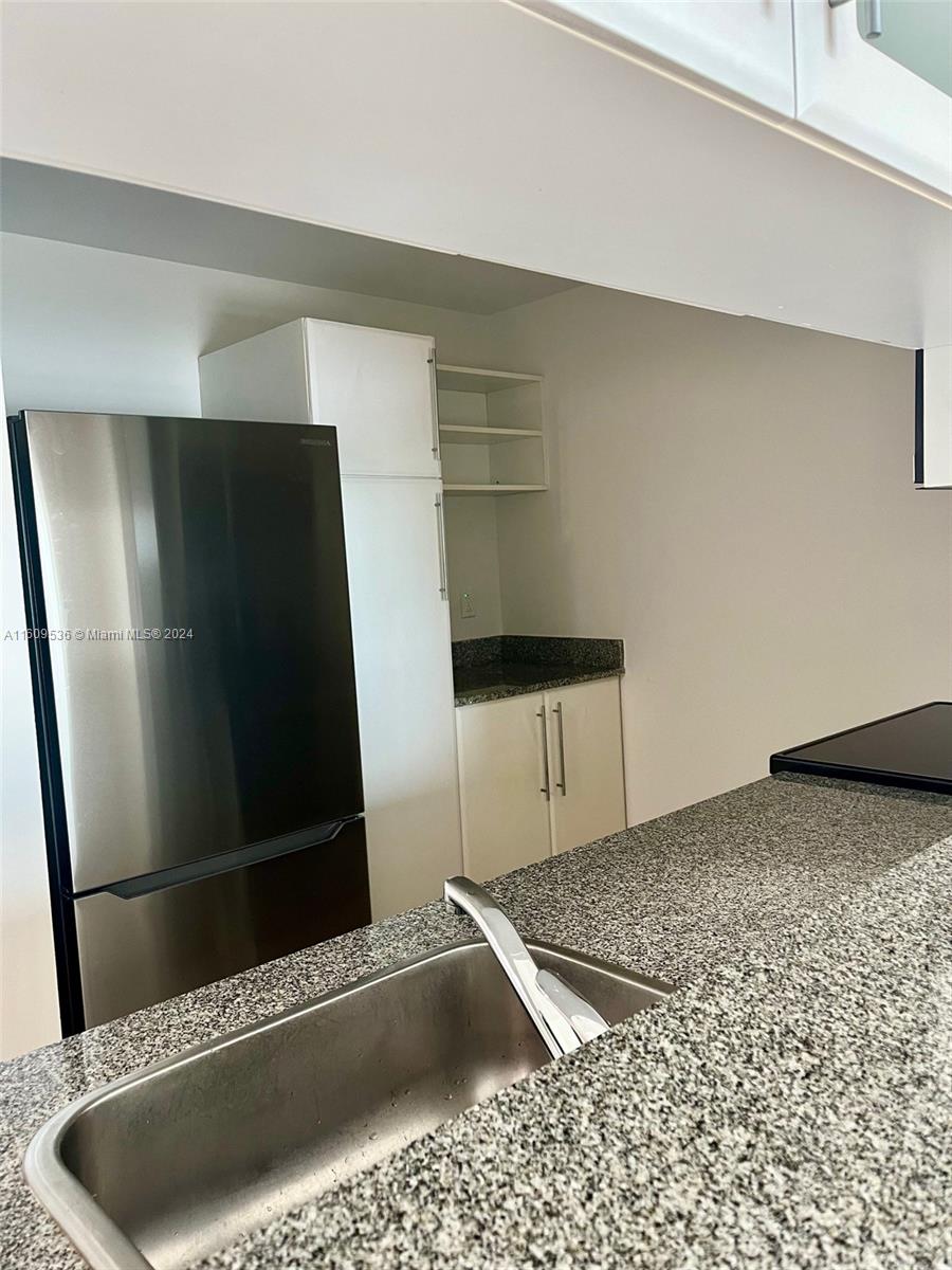 275 NE 18th St # 904