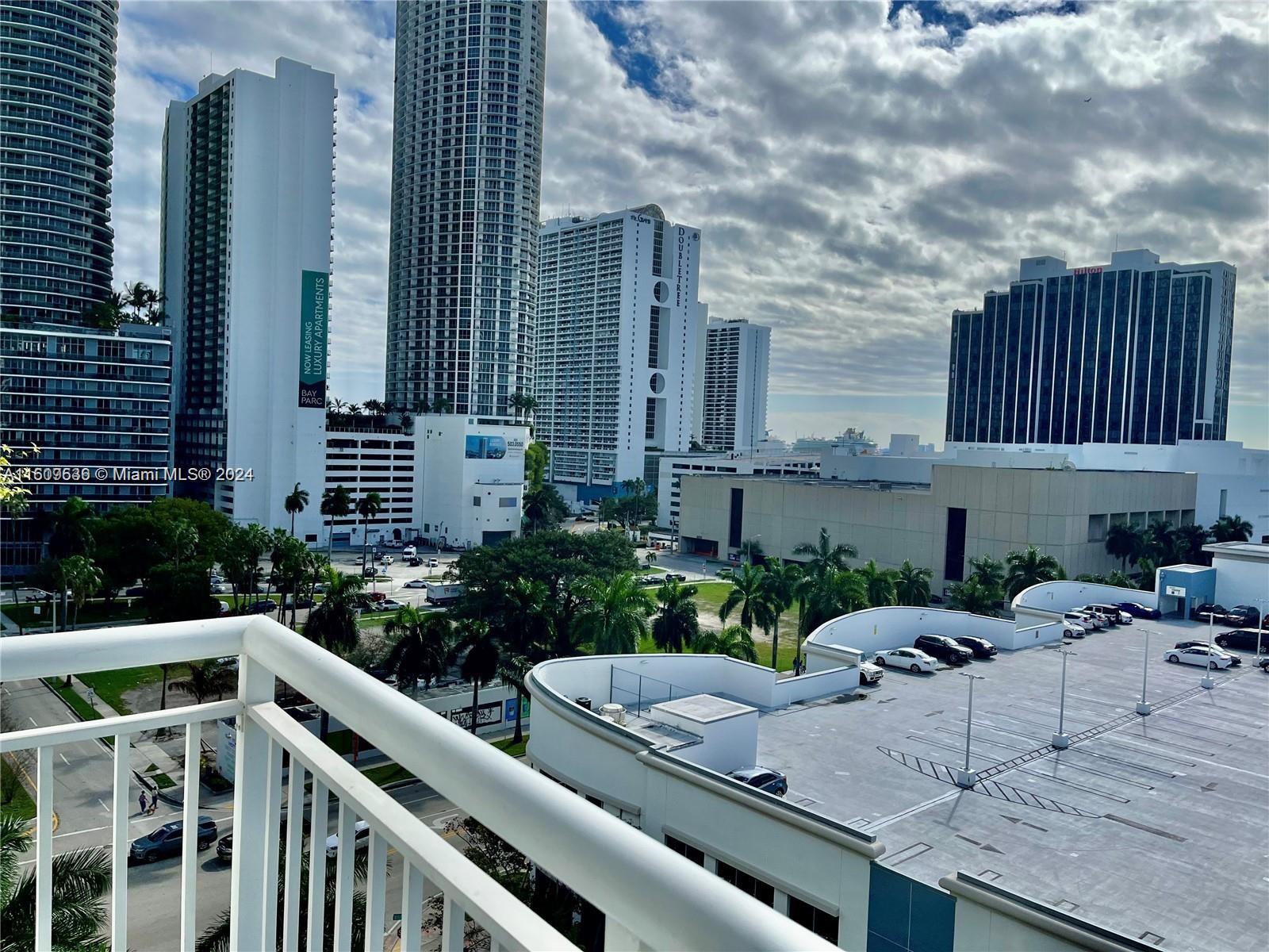 275 NE 18th St # 904