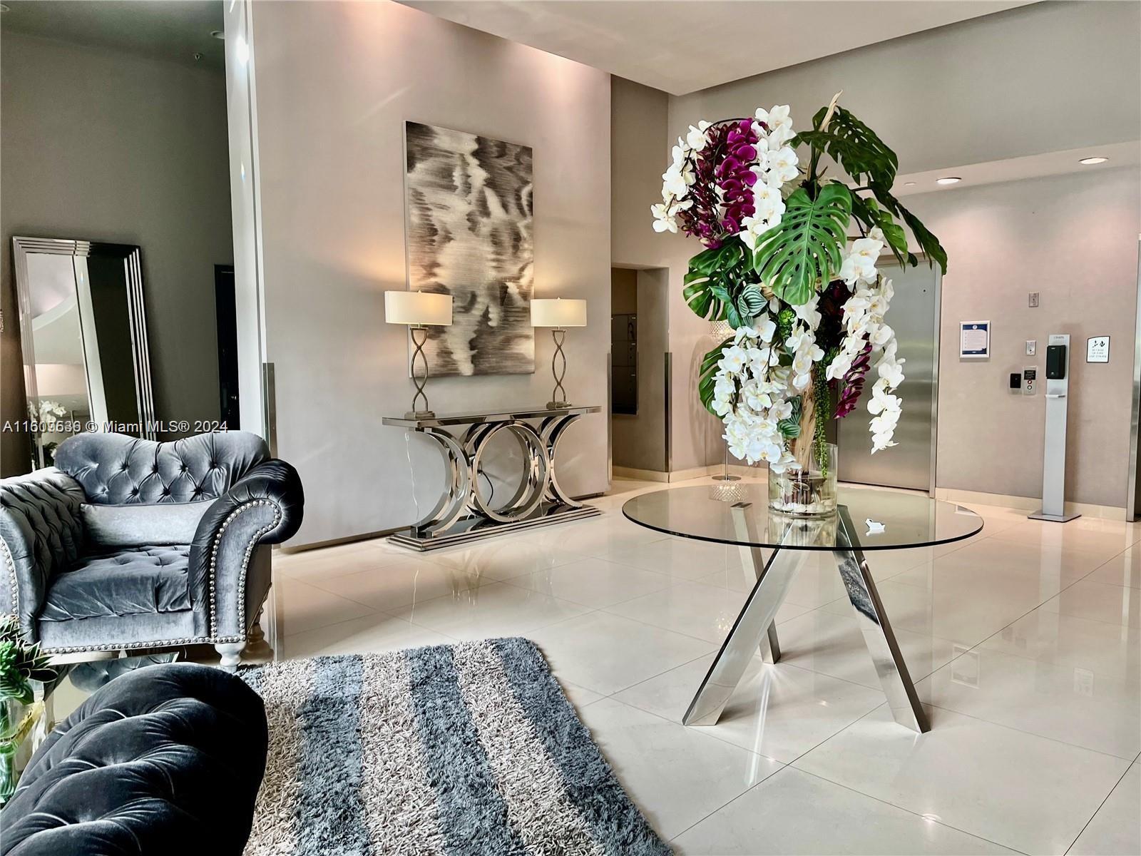 275 NE 18th St # 904