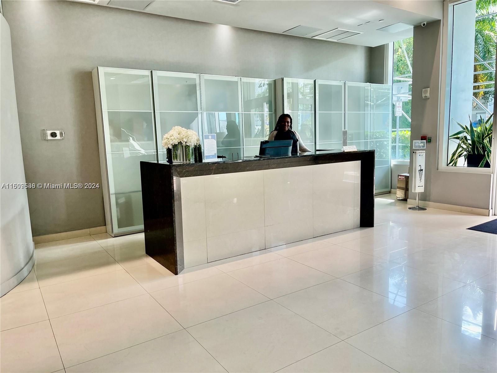 275 NE 18th St # 904