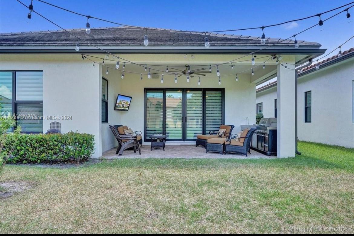 1103 SW 113th Way