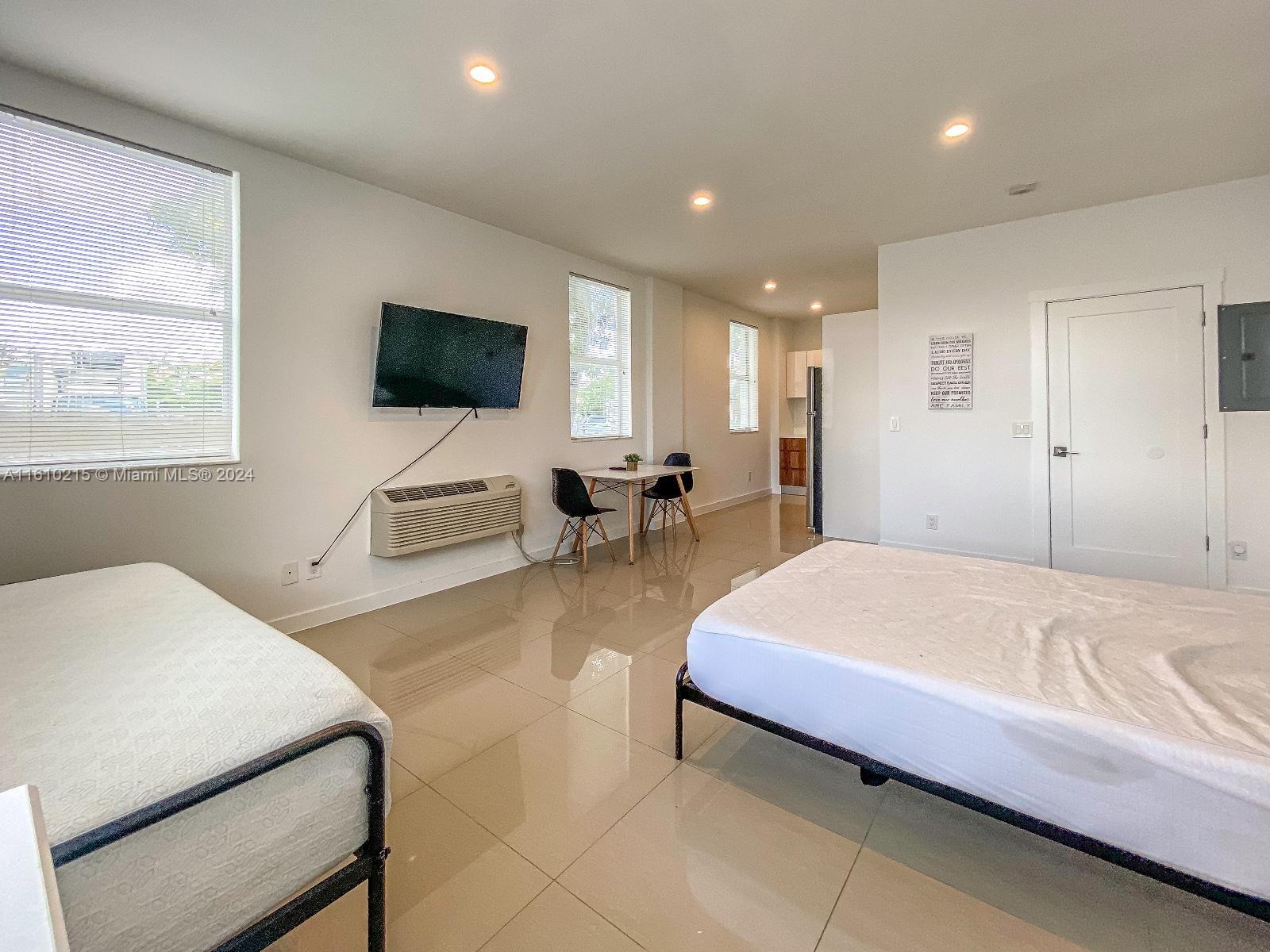 924 Marseille Dr # 8