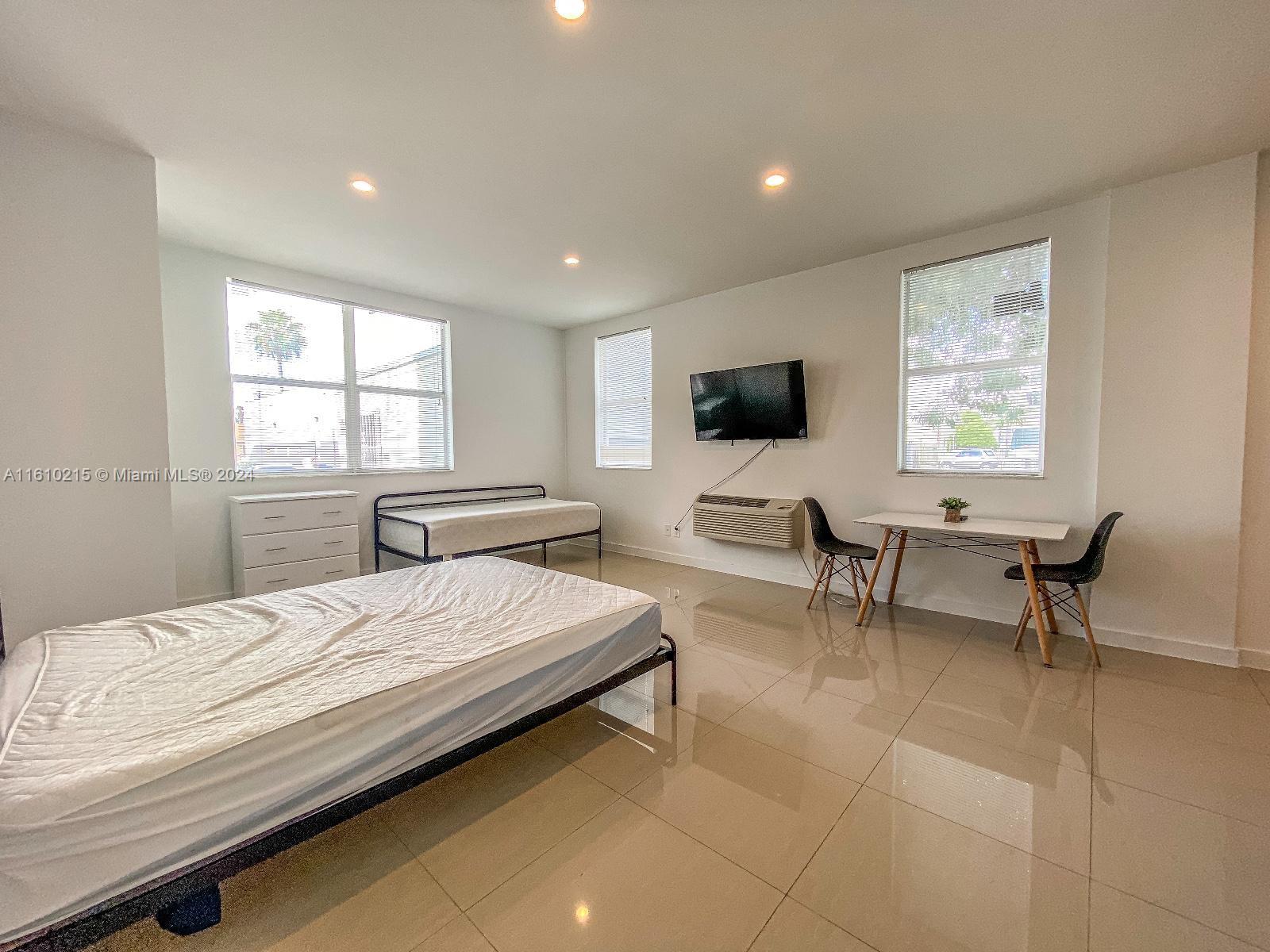 924 Marseille Dr # 8