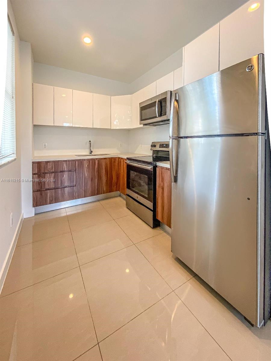 924 Marseille Dr # 8