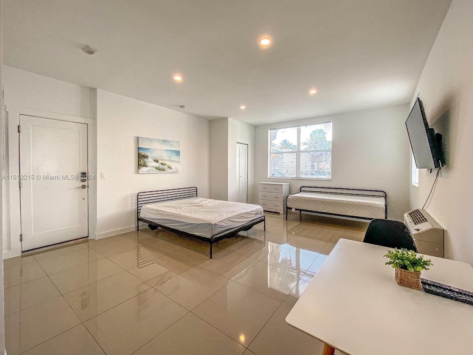 924 Marseille Dr # 8
