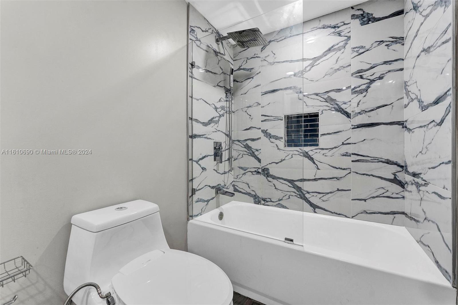 4200 Hillcrest Dr # 818