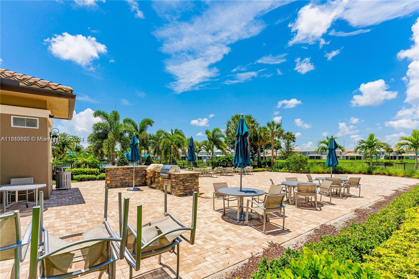 4200 Hillcrest Dr # 818