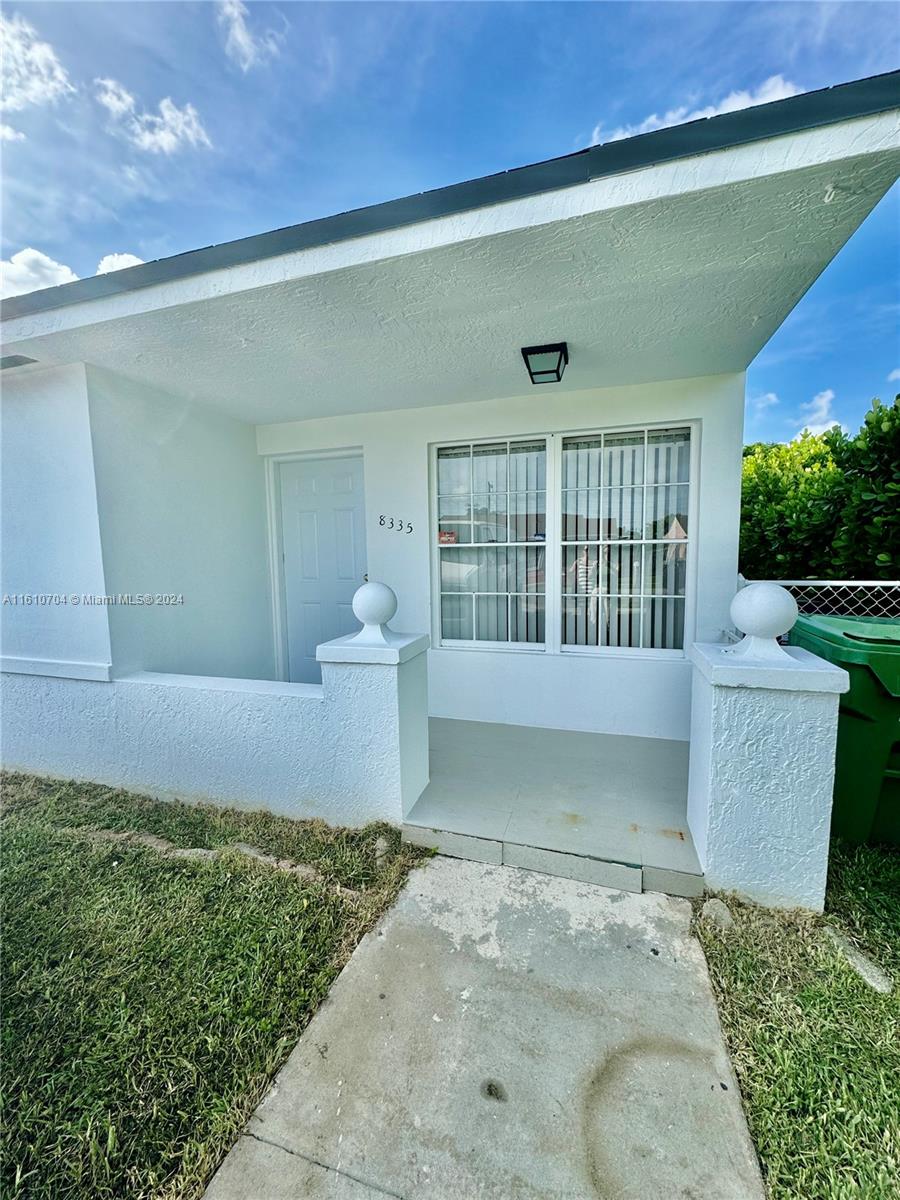 8335 SW 10th Ter