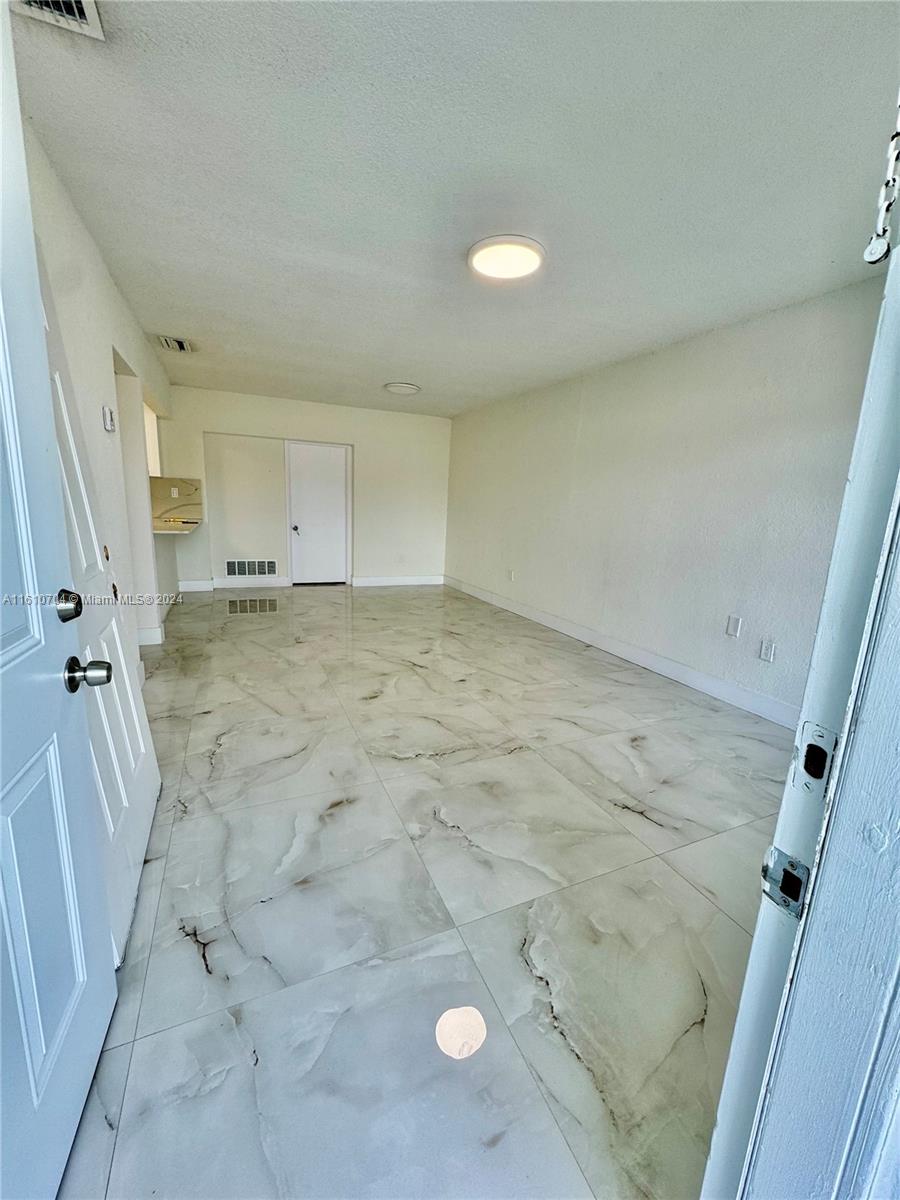 8335 SW 10th Ter