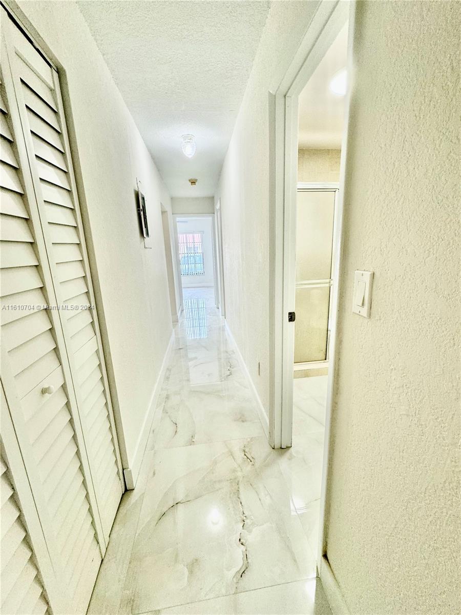 8335 SW 10th Ter