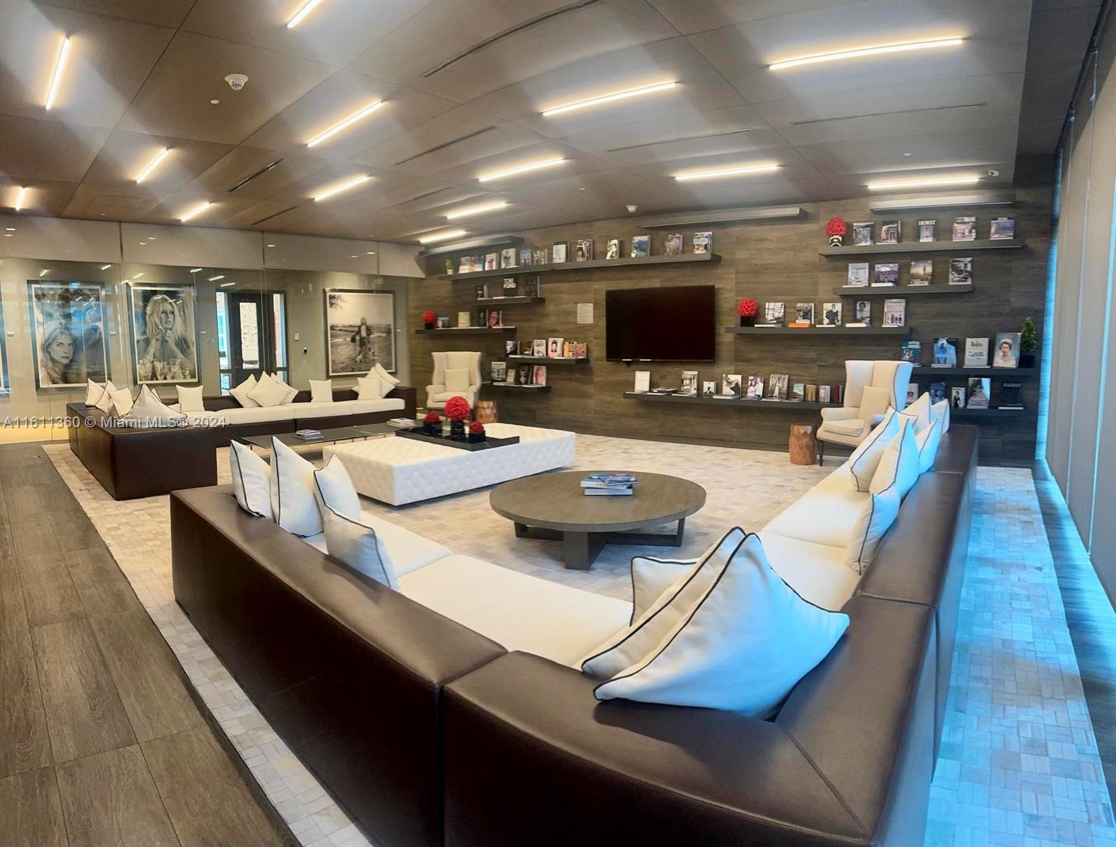 1080 Brickell Ave # 3405