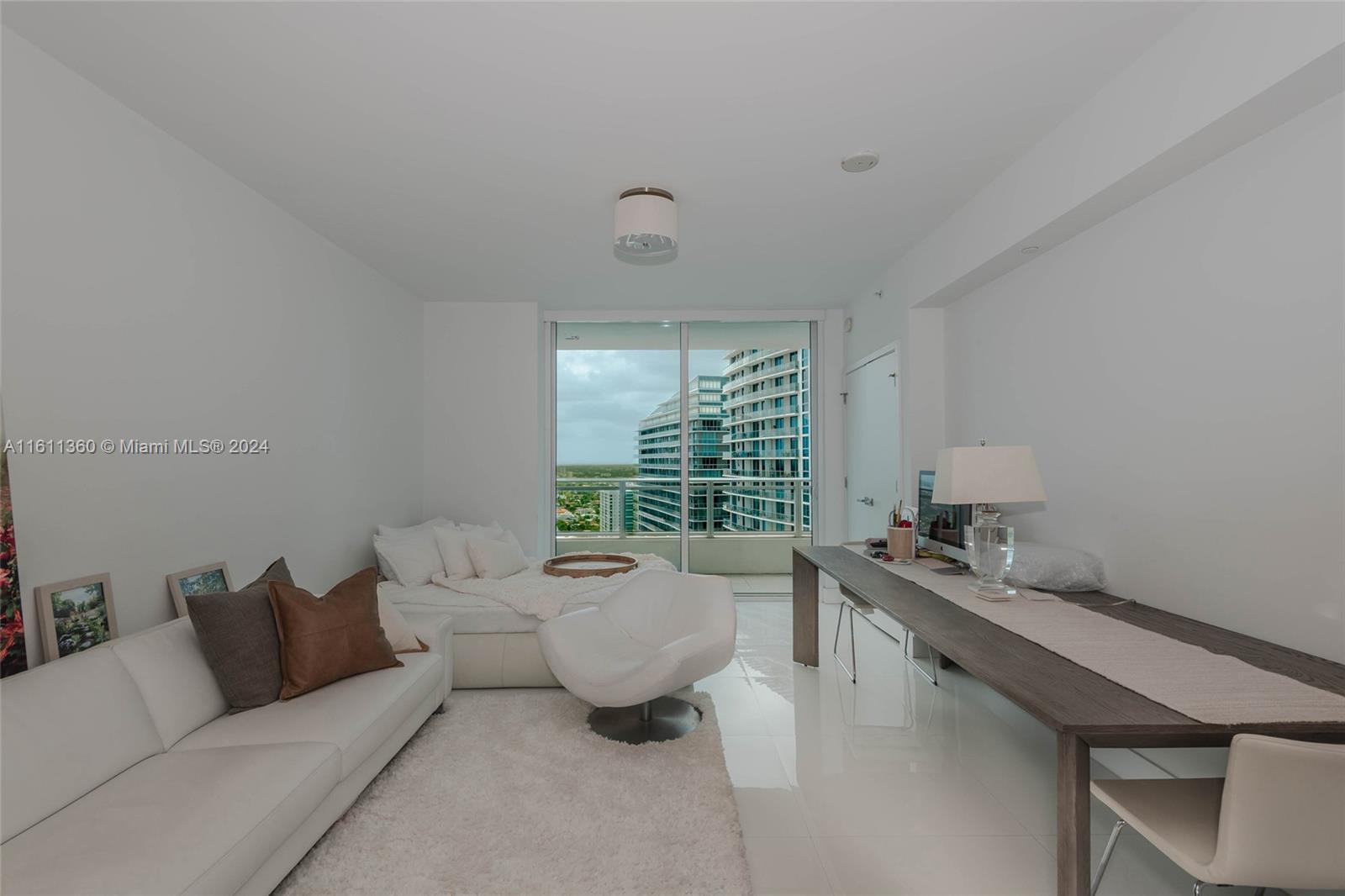 1080 Brickell Ave # 3405