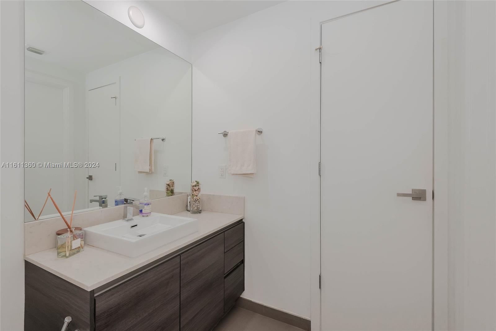 1080 Brickell Ave # 3405