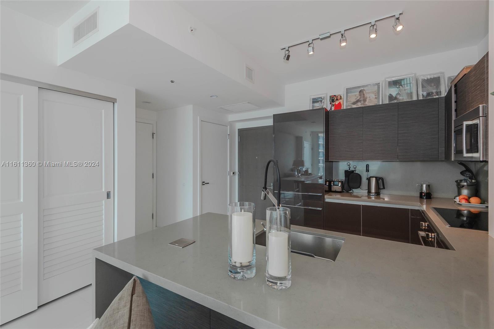 1080 Brickell Ave # 3405