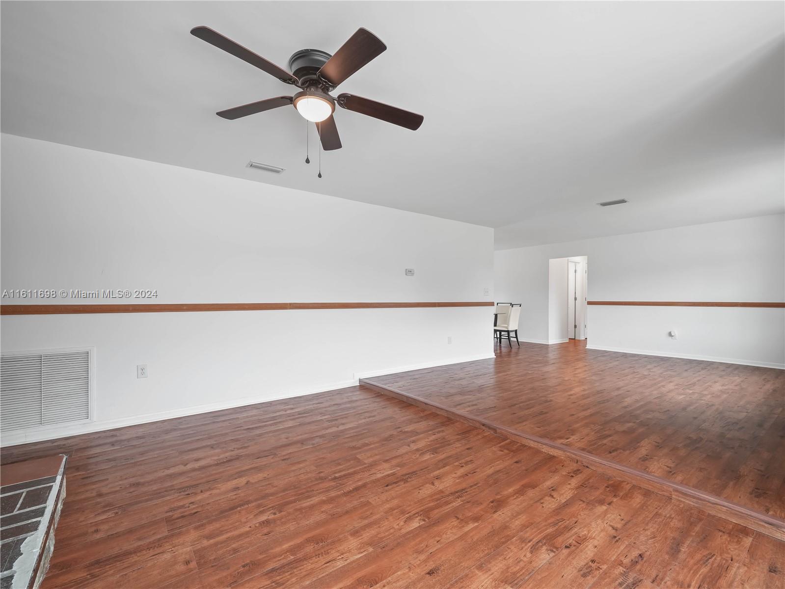 1621 oak ave