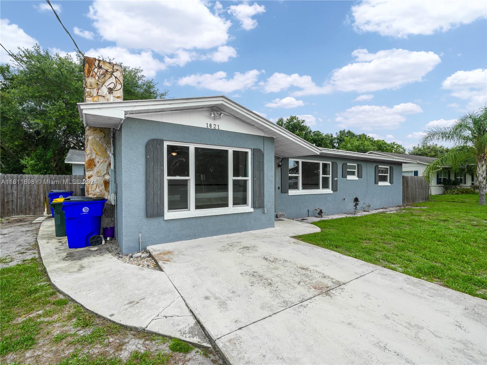 1621 oak ave