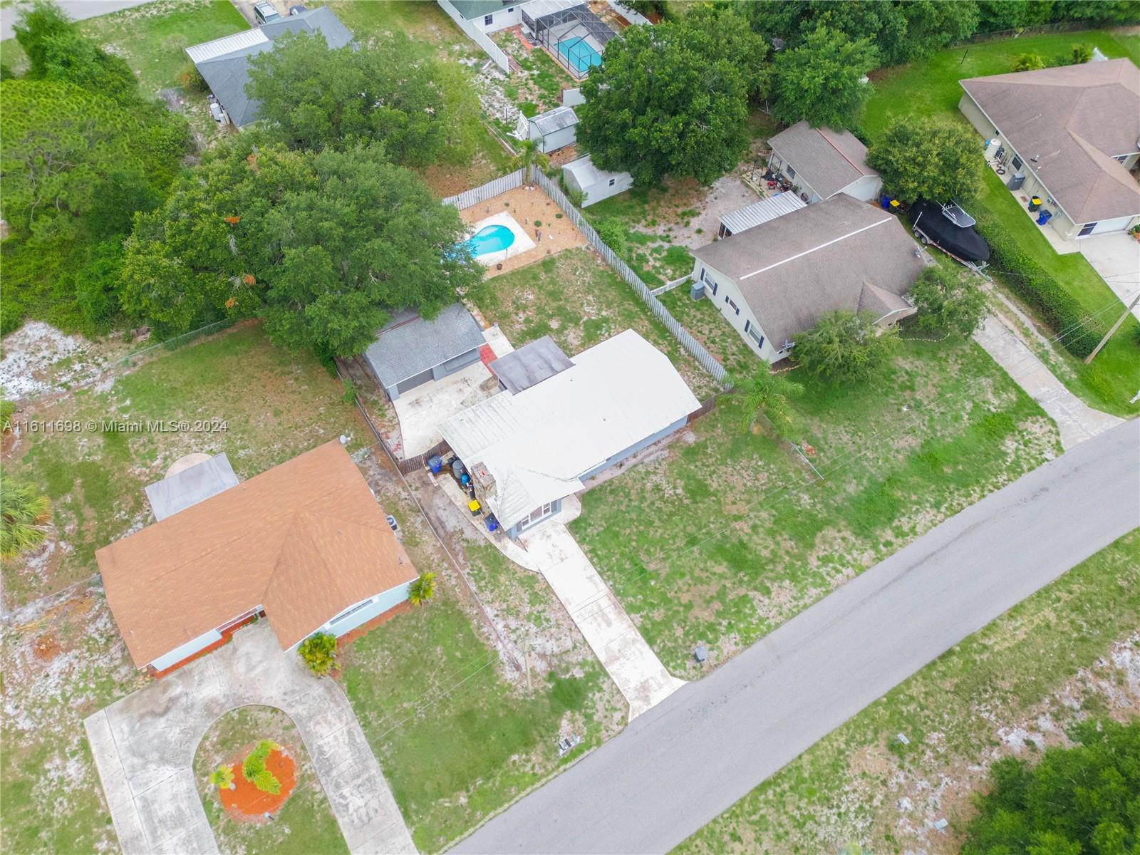 1621 oak ave