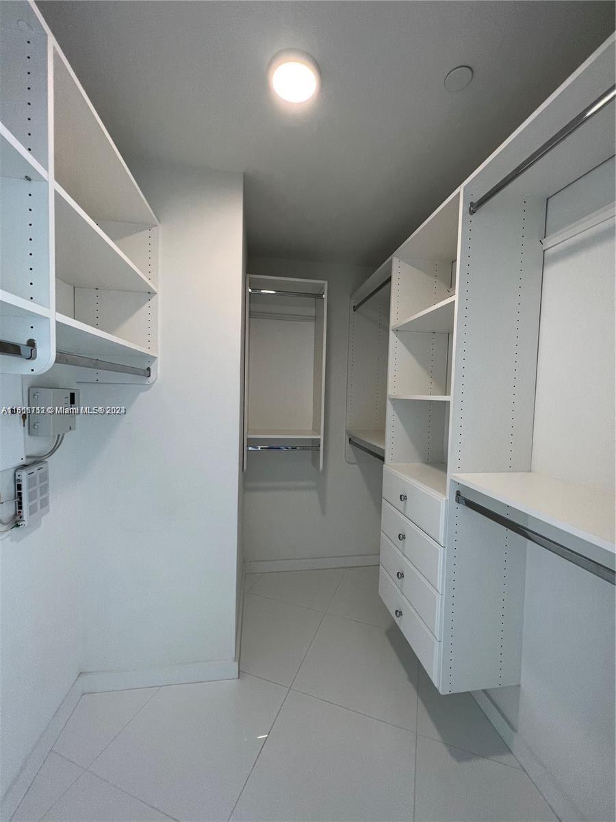 851 NE 1st Ave # 2702