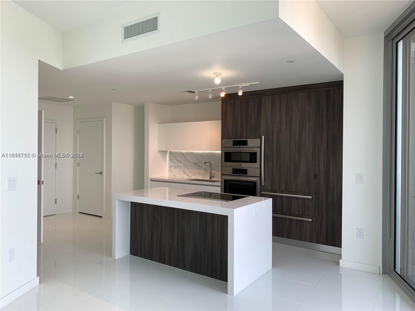 851 NE 1st Ave # 2702