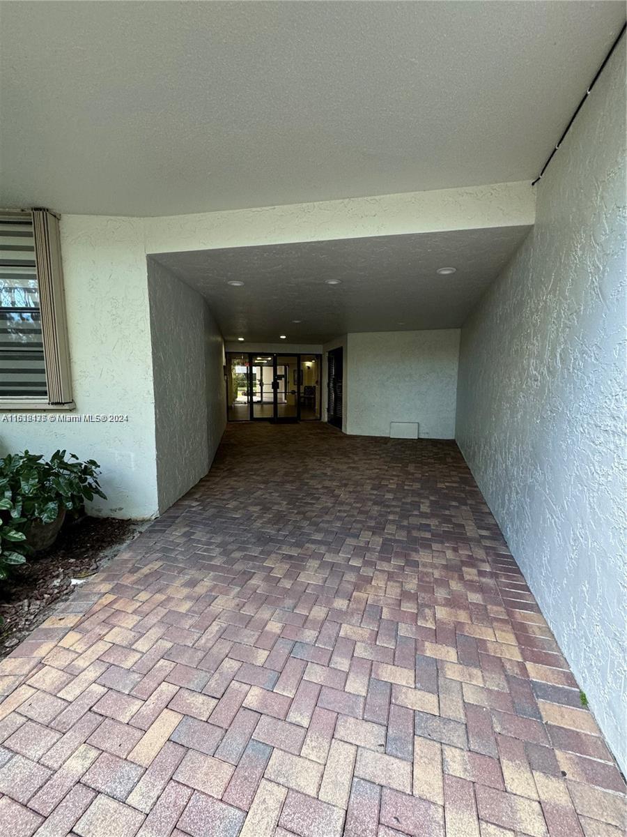 10852 N Kendall Dr # 418