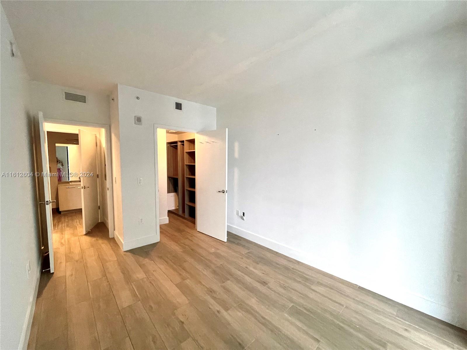 1010 Brickell Ave # 3309