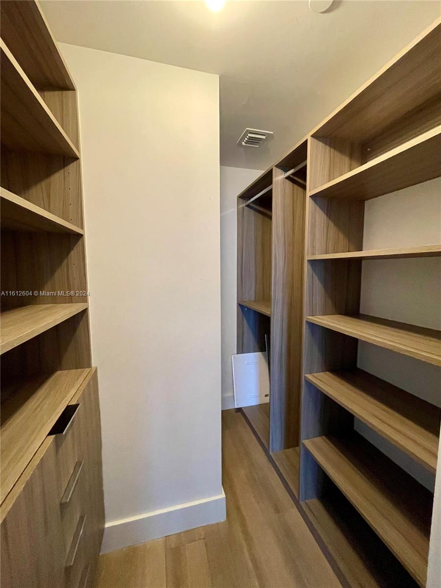 1010 Brickell Ave # 3309