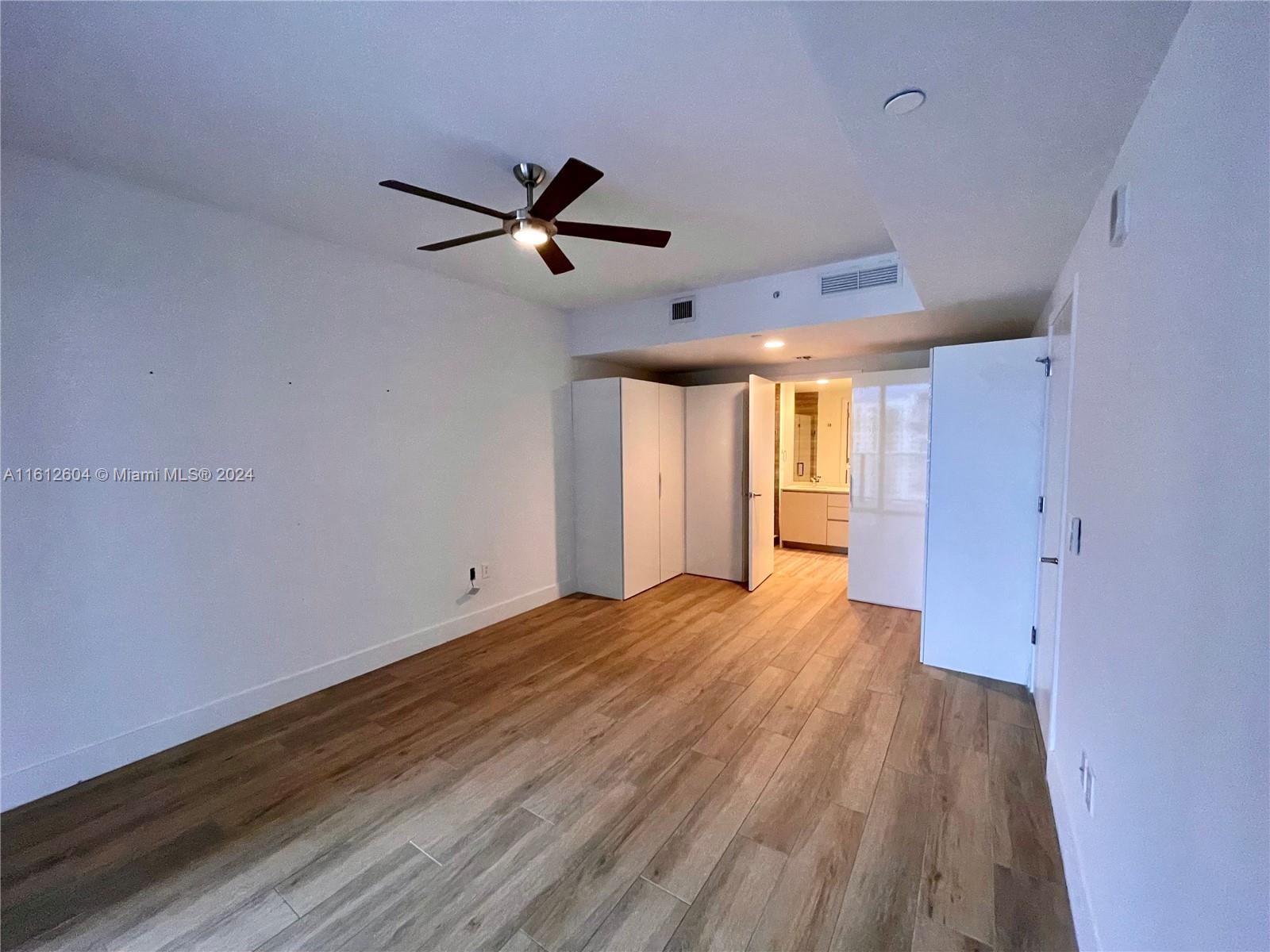 1010 Brickell Ave # 3309
