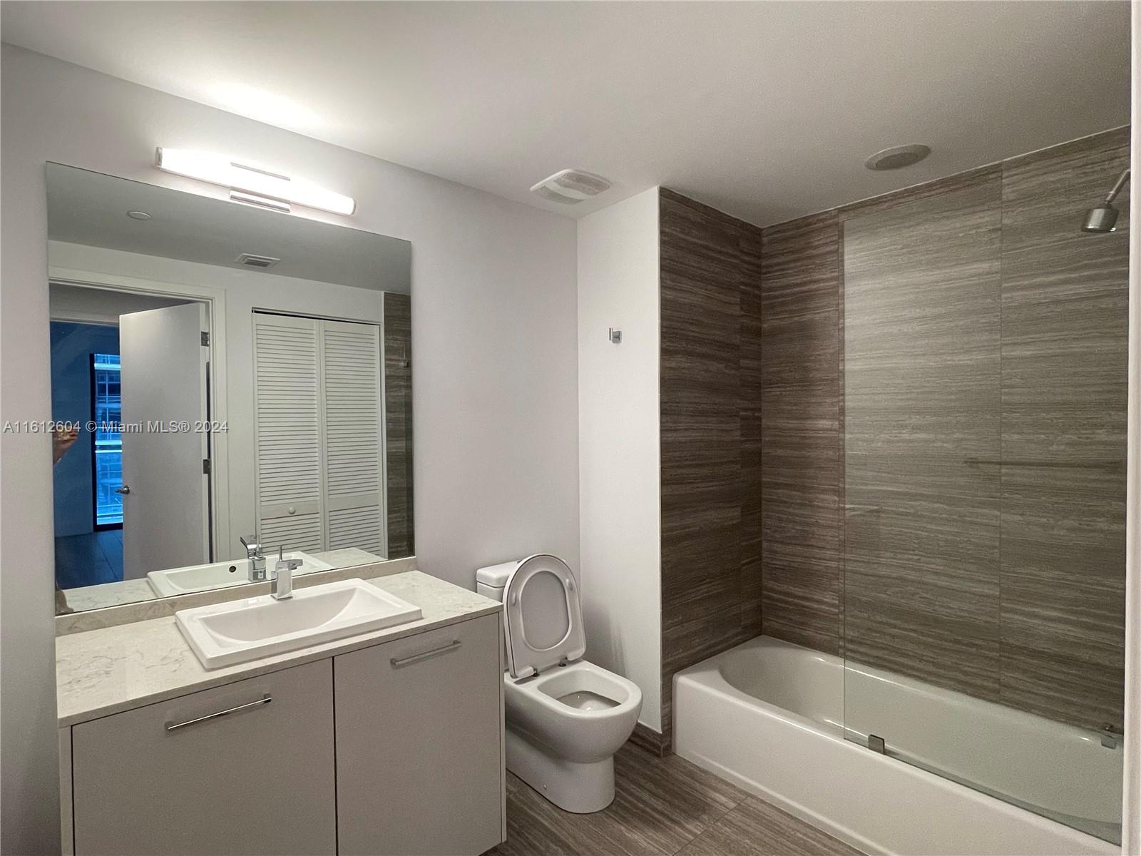 1010 Brickell Ave # 3309