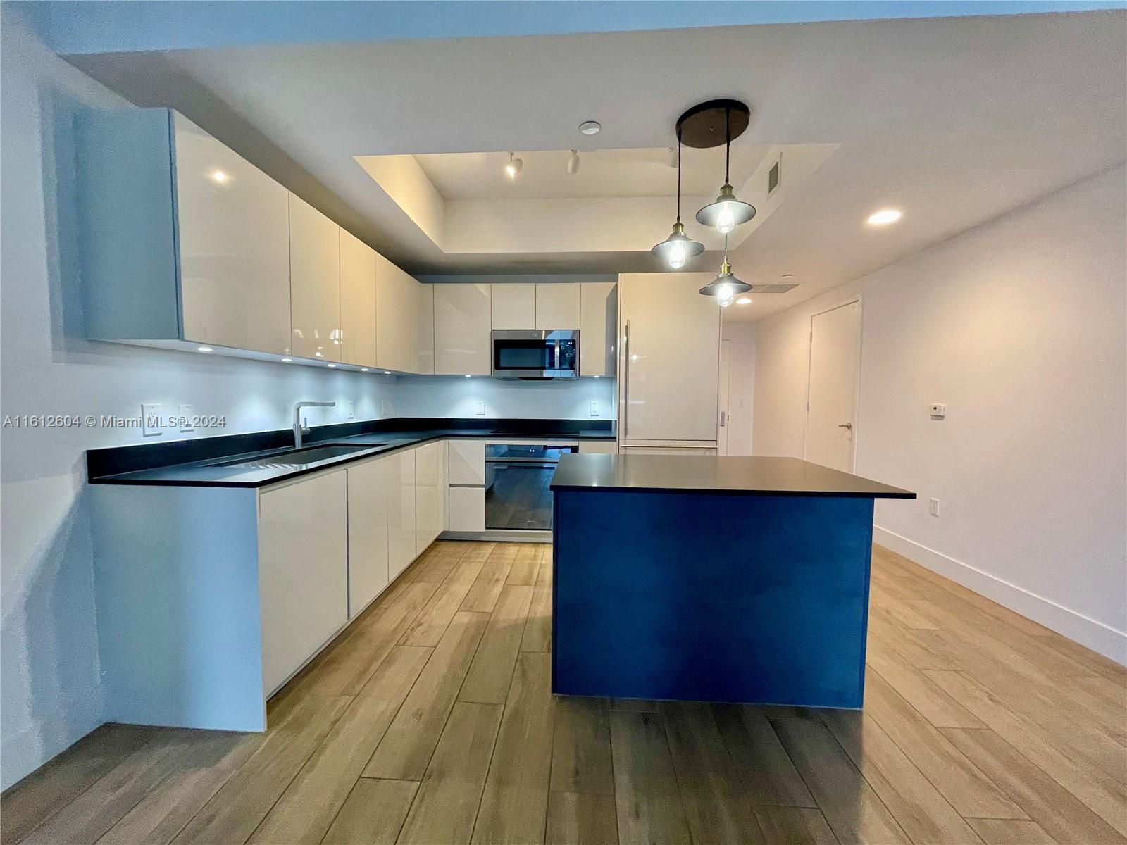 1010 Brickell Ave # 3309