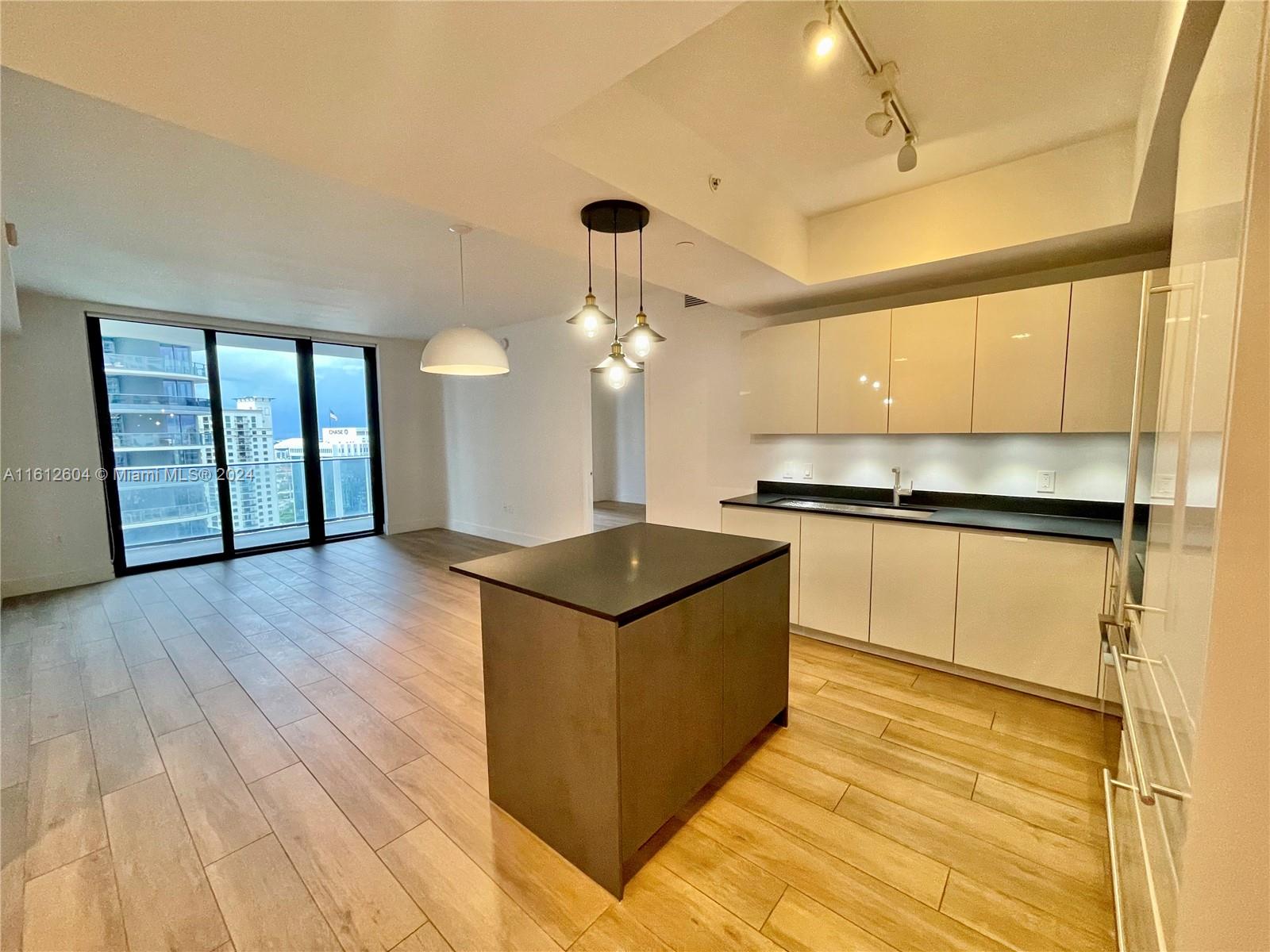 1010 Brickell Ave # 3309
