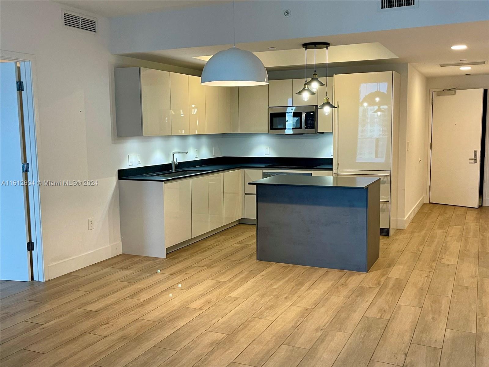 1010 Brickell Ave # 3309