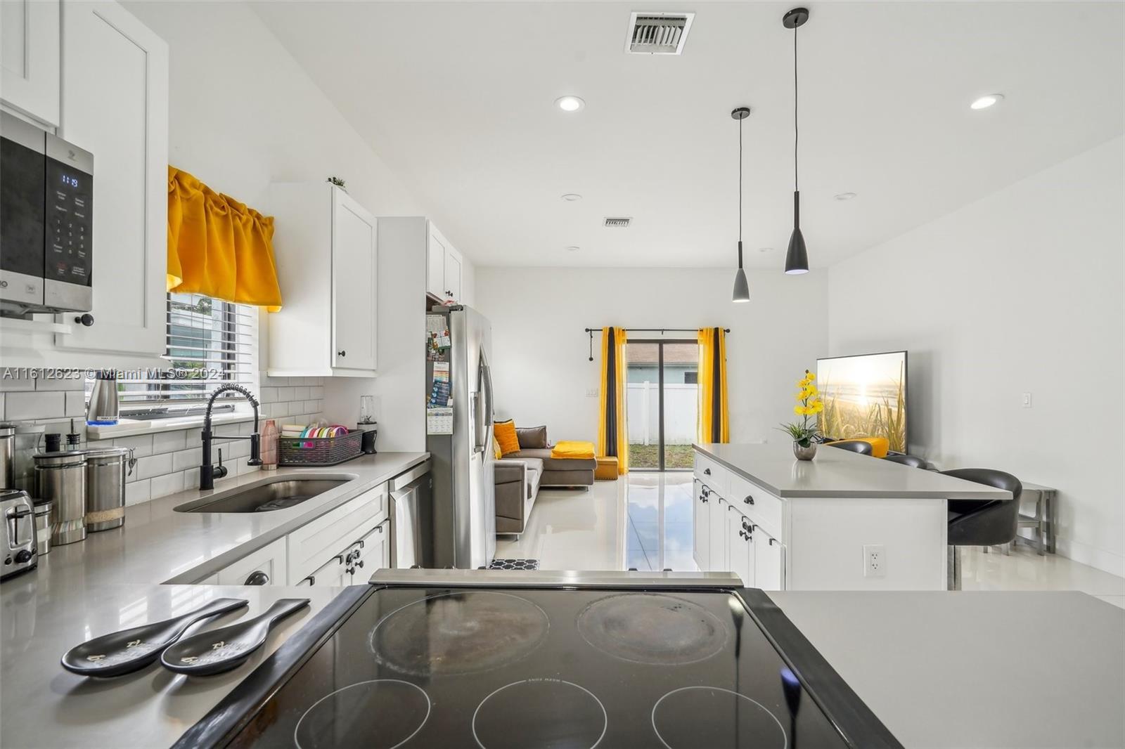 2806 NW 7th Ct