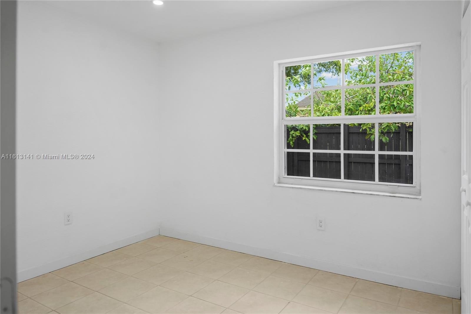 6731 NW 199th Ter